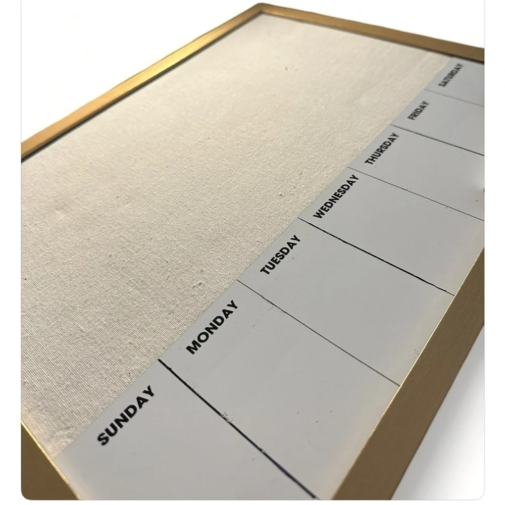 Weekly Planner 7 Day Agenda With Bulletin Thumb Tack Board and Magnetic Board